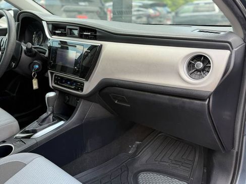 Used 2017 Toyota Corolla LE FWD image 10