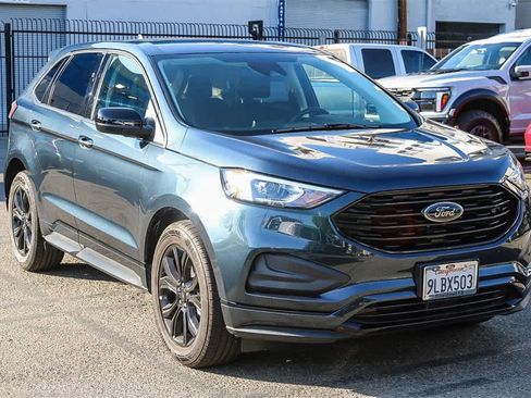 Used 2023 Ford Edge SE w/ Black Appearance Package image 3
