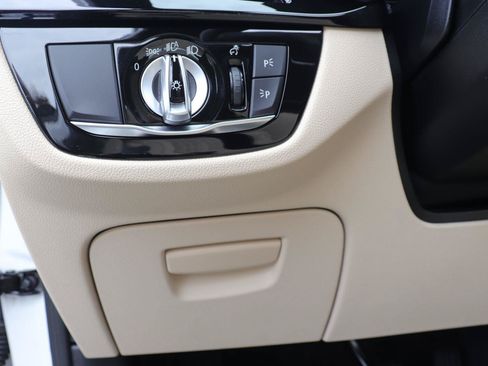 Used 2023 BMW 530i w/ Convenience Package RWD image 24