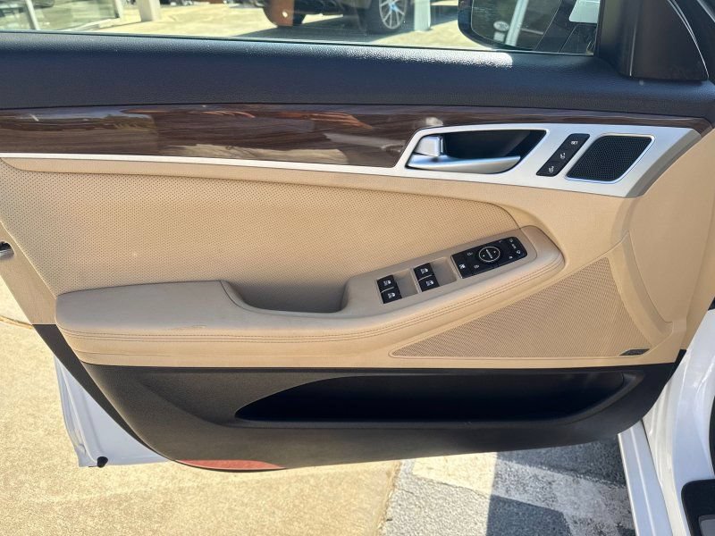 Used 2015 Hyundai Genesis 3.8 w/ Option Group 02 RWD image 13