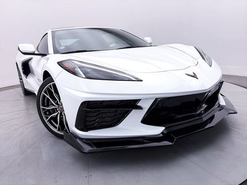 Used 2023 Chevrolet Corvette Stingray Premium Cpe w/ Z51 Performance Package RWD image 2