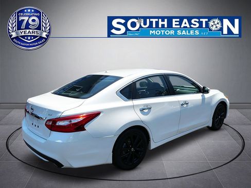 Used 2017 Nissan Altima 2.5 SV w/ Convenience Package FWD image 7