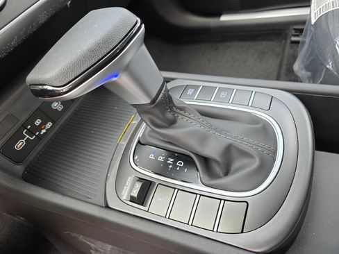 New 2027 Hyundai Kona SE AWD/4WD image 17