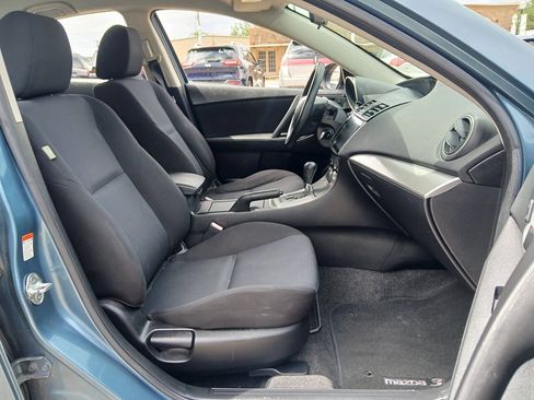 Used 2011 MAZDA MAZDA3 i Touring FWD image 9