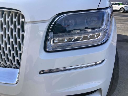 Used 2021 Lincoln Navigator Reserve AWD/4WD image 11
