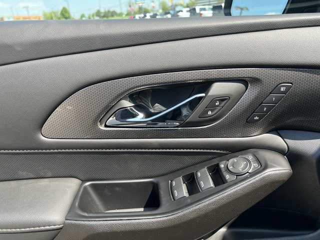 Used 2023 Chevrolet Traverse Premier w/ Redline Edition FWD image 24
