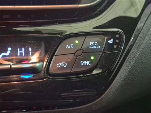 Used 2019 Toyota C-HR Limited FWD image 26