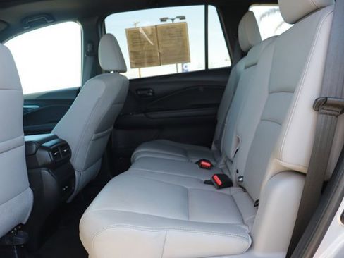 Used 2024 Honda Passport EX-L image 12