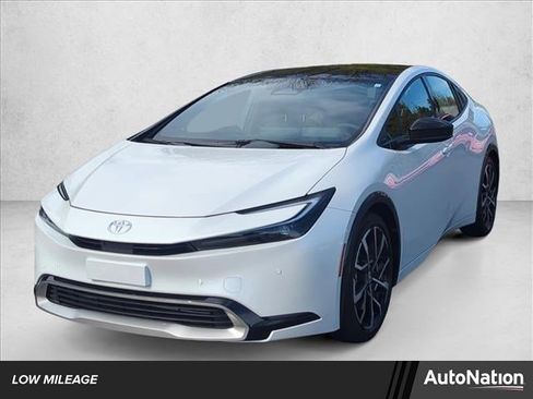 Used 2025 Toyota Prius Plug-In Hybrid w/ Limited Premium Package image 1