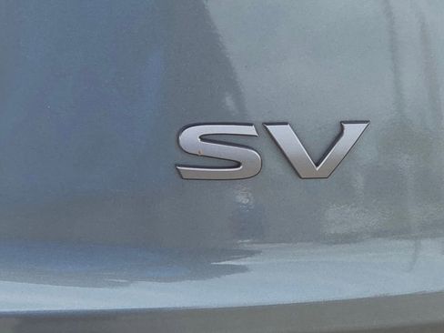 Used 2024 Nissan Rogue SV FWD image 9