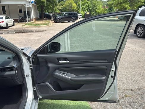 Used 2020 Nissan Altima 2.5 S FWD image 24