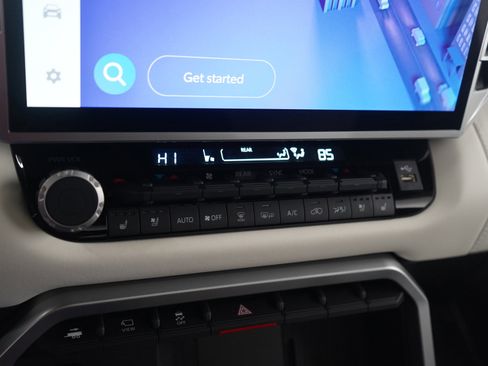 Used 2025 Toyota Sequoia Capstone image 25