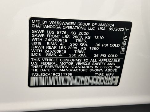 Used 2024 Volkswagen Atlas Cross Sport SE AWD/4WD image 31