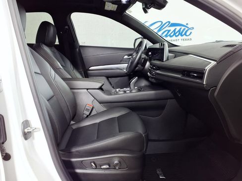 Used 2024 Cadillac XT4 Premium Luxury w/ LPO, Floor Liner Package FWD image 11