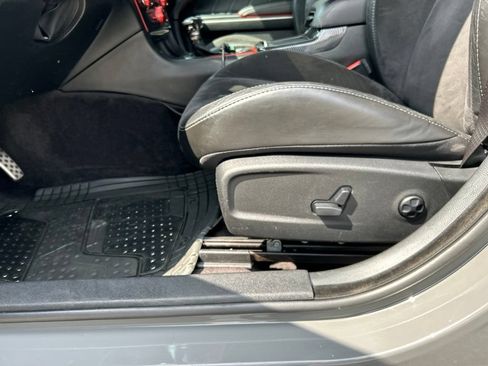 Used 2019 Dodge Charger R/T w/ Plus Group RWD image 17