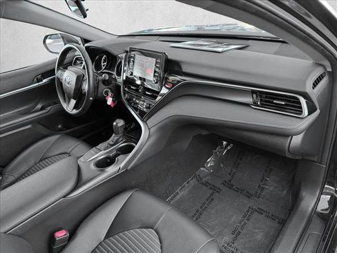 Used 2024 Toyota Camry SE image 20