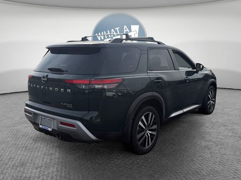 Used 2023 Nissan Pathfinder Platinum image 3