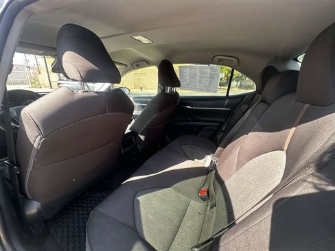 Used 2018 Toyota Camry LE image 15