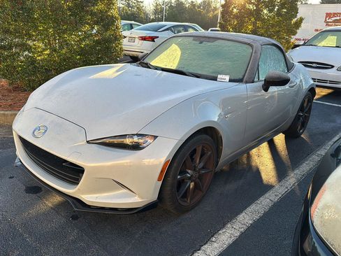 Used 2018 MAZDA MX-5 Miata Club image 8