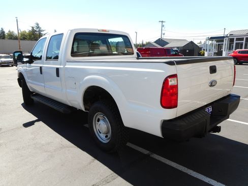 Used 2016 Ford F250 XL w/ Power Equipment Group AWD/4WD image 10