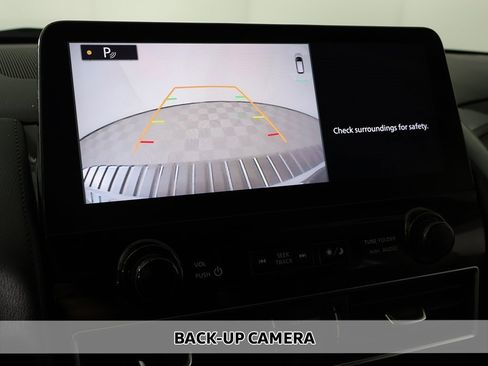 Used 2021 Nissan Armada SV w/ SV Appearance Package image 6