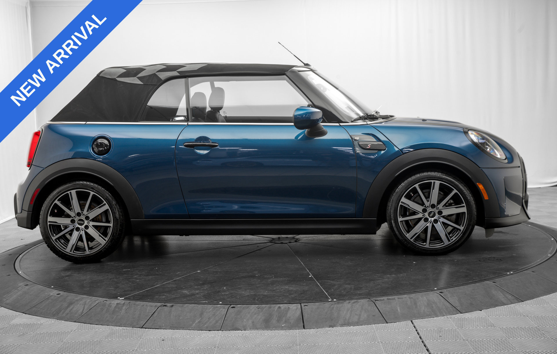 Used 2022 MINI Cooper S w/ Sidewalk Package FWD image 14