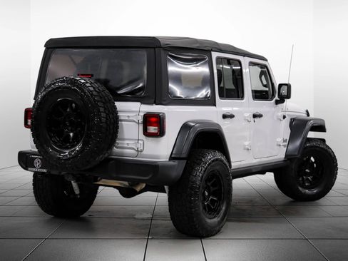 Used 2018 Jeep Wrangler Unlimited Sport S AWD/4WD image 8