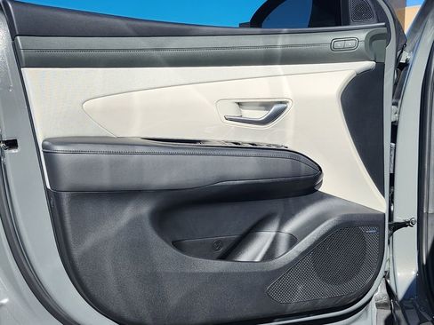 Used 2025 Hyundai Tucson Limited image 33