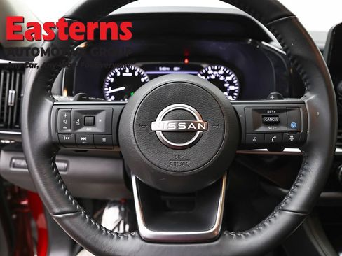 Used 2024 Nissan Pathfinder SV AWD/4WD image 10
