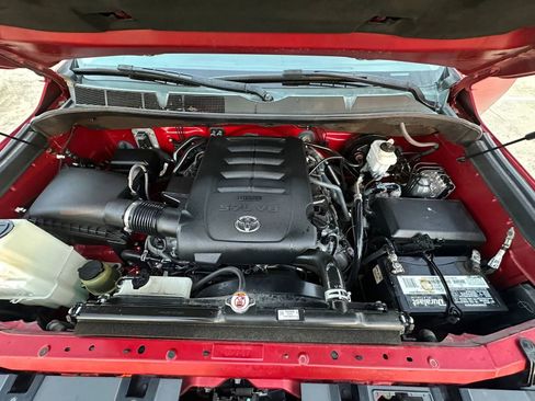 Used 2020 Toyota Tundra SR5 w/ SR5 Upgrade Package image 31