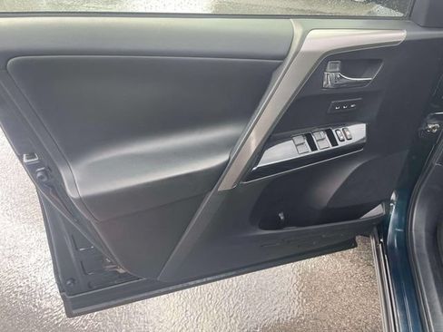 Used 2017 Toyota RAV4 Limited w/ Carpet Mat Package AWD/4WD image 18