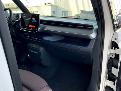 New 2025 Volkswagen ID. Buzz Pro S image 24