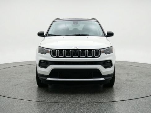 Used 2025 Jeep Compass Limited image 2