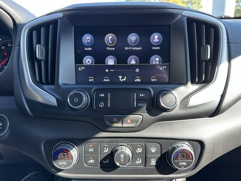 Used 2024 GMC Terrain SLT image 20