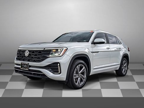 Used 2024 Volkswagen Atlas Cross Sport SEL R-Line AWD/4WD image 3