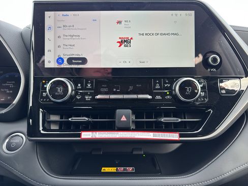 New 2026 Toyota Highlander Limited AWD/4WD image 18