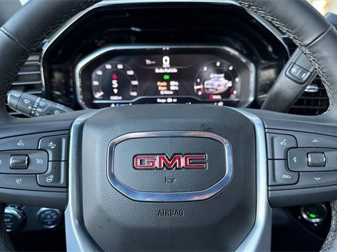 Used 2025 GMC Sierra 1500 Elevation image 36