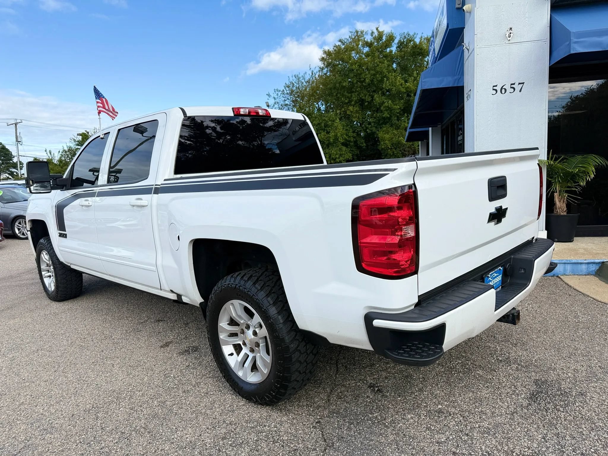 Used 2017 Chevrolet Silverado 1500 LT w/ Rally 2 Edition AWD/4WD image 16