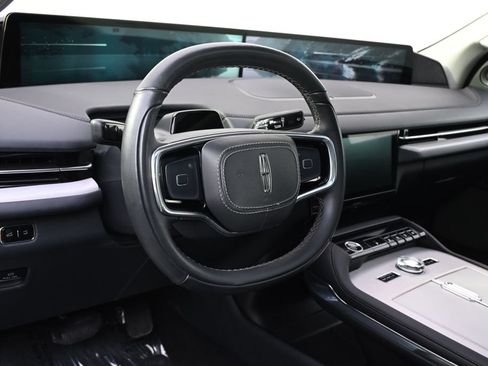 Certified 2025 Lincoln Navigator L Reserve AWD/4WD image 11
