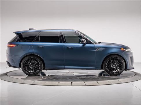 Used 2025 Land Rover Range Rover Sport SV Edition Two image 6