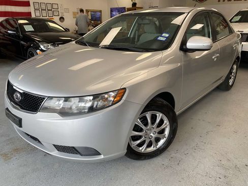 Used 2010 Kia Forte EX FWD image 6