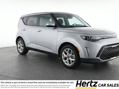 Used 2025 Kia Soul LX w/ LX Technology Package FWD image 1