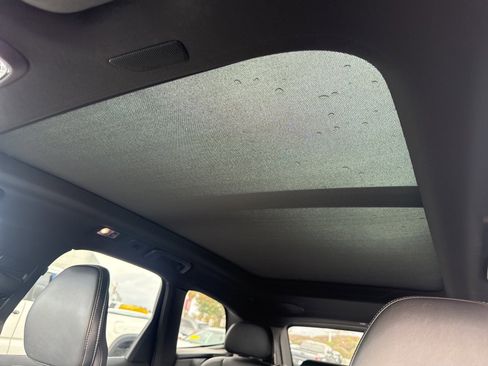 Used 2018 Volvo XC60 T6 R-Design w/ Convenience Package image 16