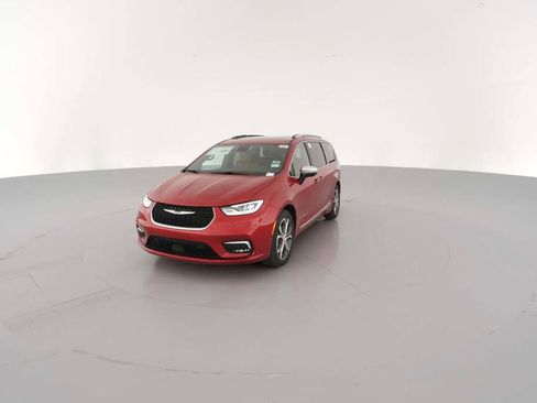 New 2026 Chrysler Pacifica Pinnacle image 3