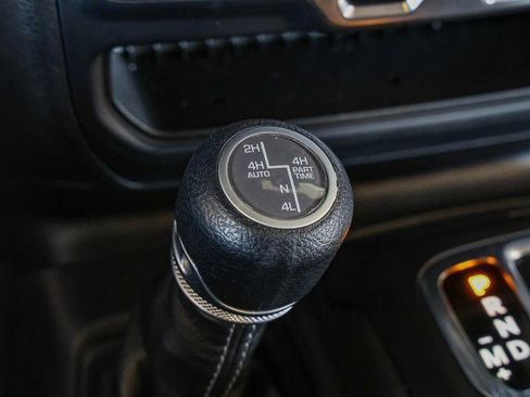 Used 2024 Jeep Wrangler Unlimited AWD/4WD image 21