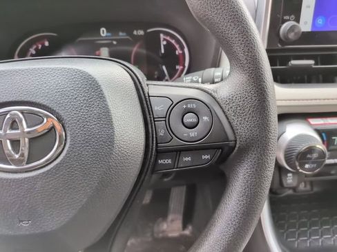 Used 2025 Toyota RAV4 XLE FWD image 16