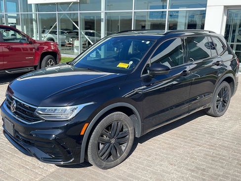 Used 2022 Volkswagen Tiguan SE R-Line AWD/4WD image 3