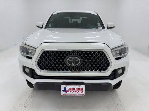 Used 2019 Toyota Tacoma TRD Off-Road image 3