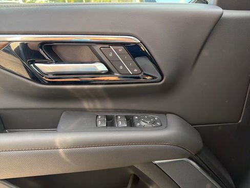 New 2026 Chevrolet Suburban High Country AWD/4WD image 29