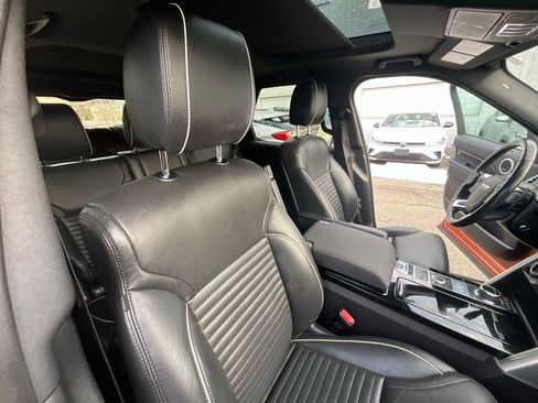 Used 2018 Land Rover Discovery HSE image 35